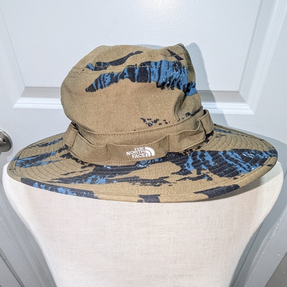 The North Face Green and Blue Hat with Wide Brim and Safari Style